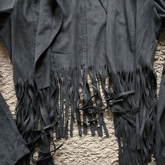 Elegant Black Fringe Blazer - Picture 2 of 3